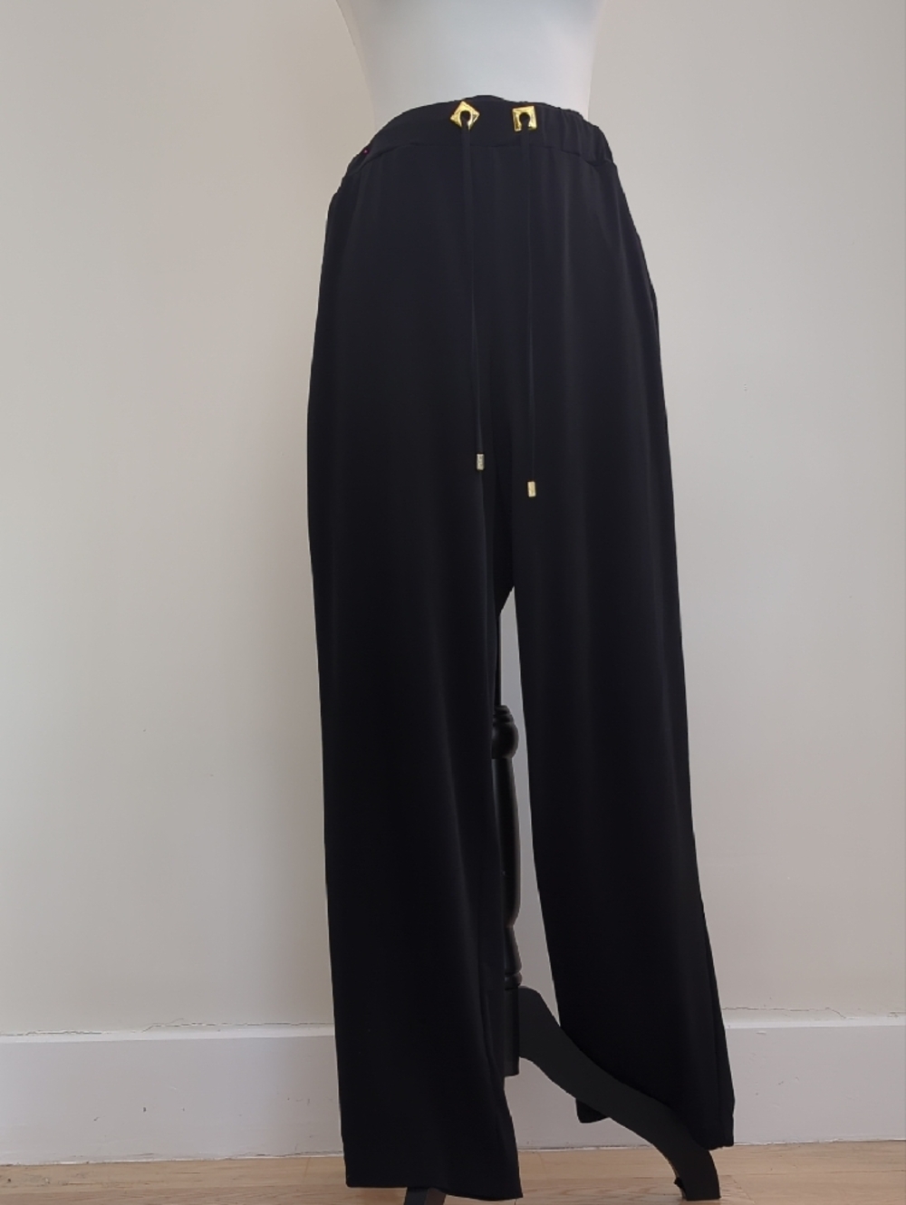 Ellen Tracy Black Wide Leg Drawstring Pants Gold Hardware Pull-On MEDIUM